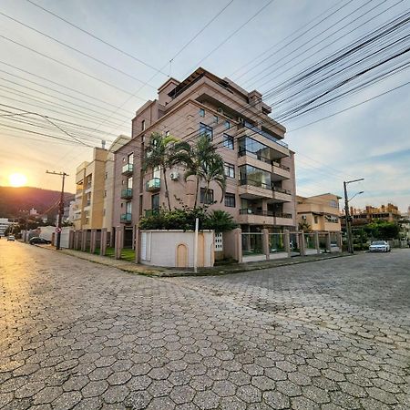 Apto El Shadday 301 Cento E Cinquenta Metros Do Mar Bombinhas Bagian luar foto
